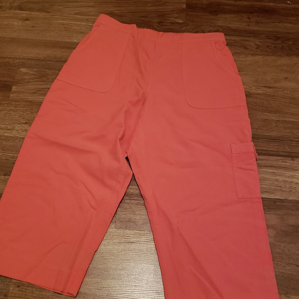 Coral colored long shorts/capris